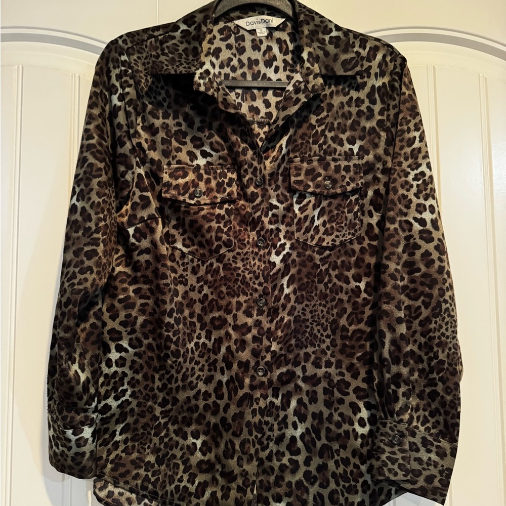 DAVI & DANI Leopard Print Blouse